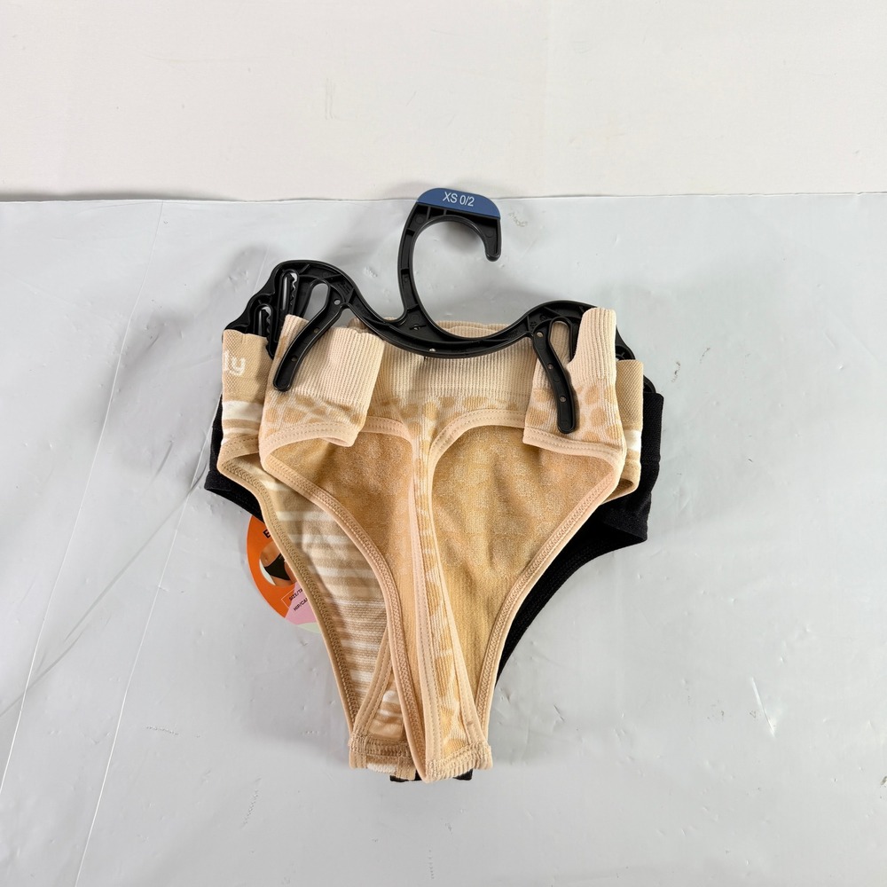 Kindly Yours Womens XS 3-Pack Seamless Thong Underwear NWT